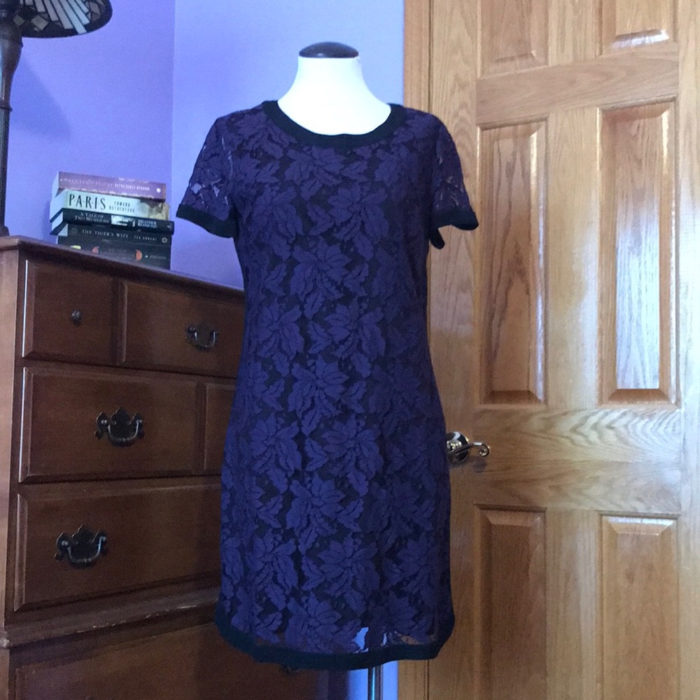 DONNA MORGAN 💜 Purple, Plum lace shift dress, black underneath, long zipper